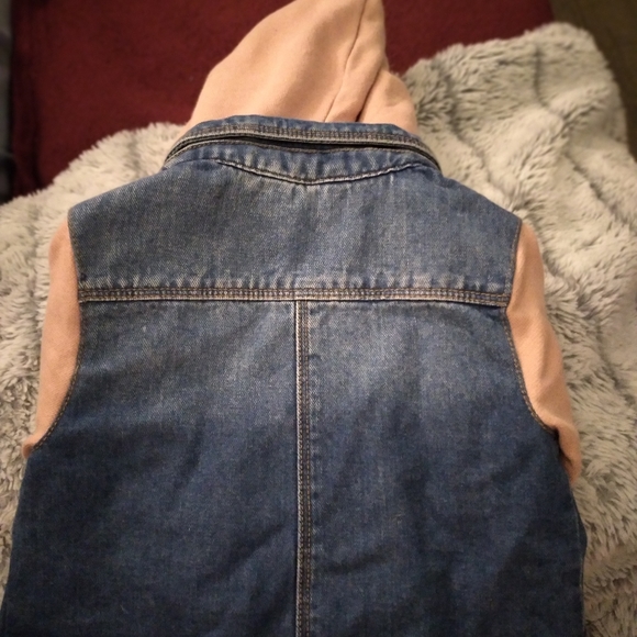 💥Like New Guess Jean Jacket - Picture 8 of 9